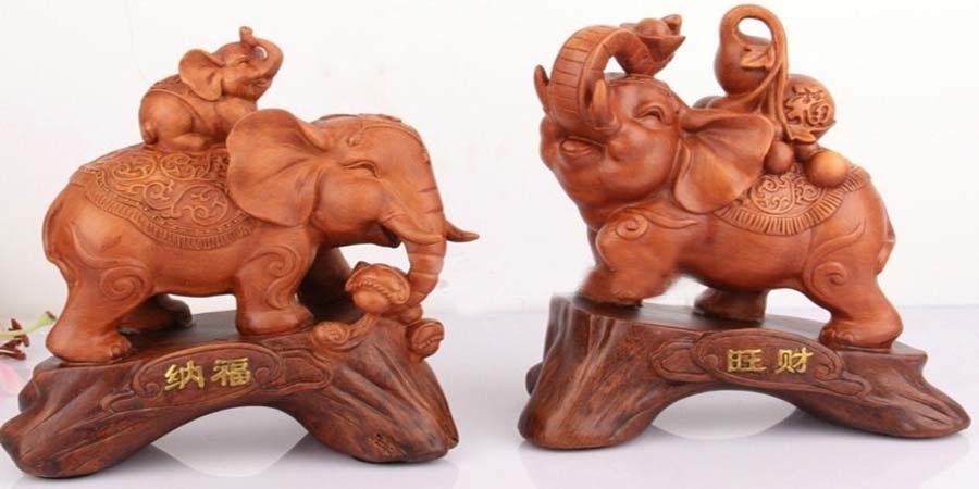 tượng voi phong thủy làm bằng gỗ